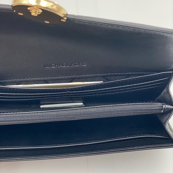 ❤️Michael Kors LG Flip Continental Wallet Black - Picture 8 of 10